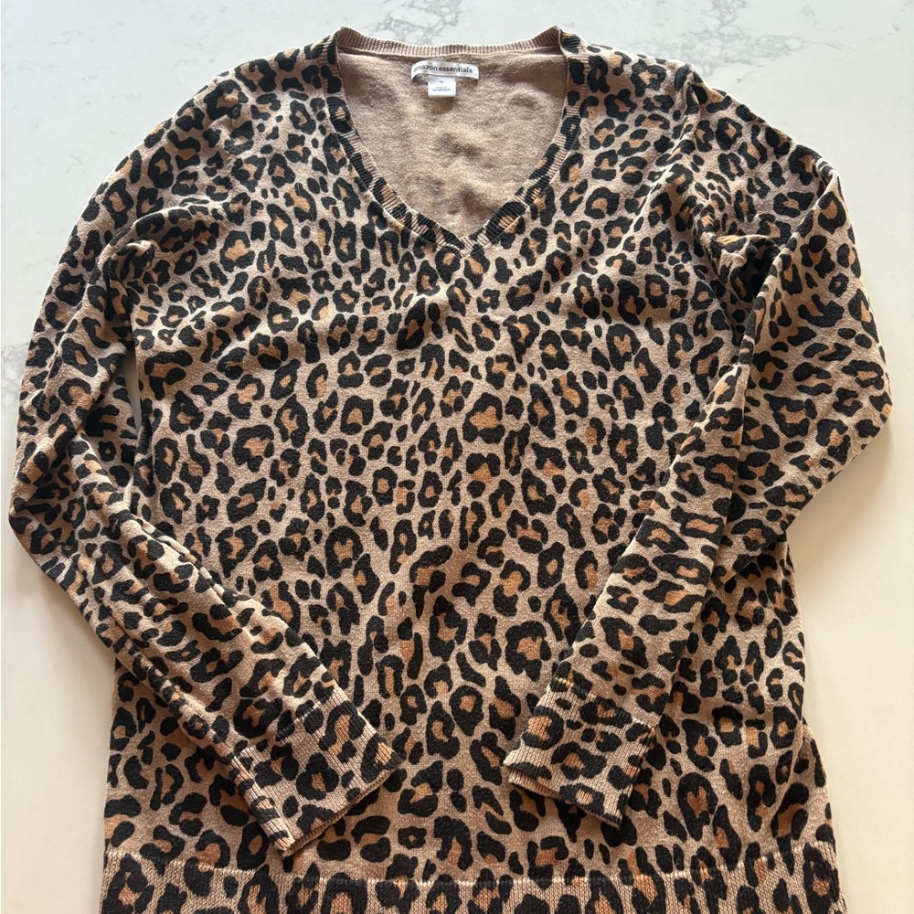 Classic Leopard Knit Pullover